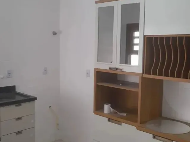 Imagem 4: Sobrado para Venda com com 3 Quartos Sendo 1 Suíte