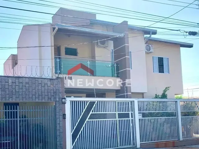 Imagem: A casa possui 4 Dormitórios, 2 Suítes, 5 Banheiros, 3
