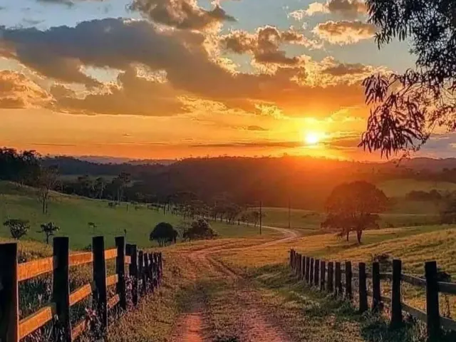 Imagem: Terreno com Água e Luz na Porta