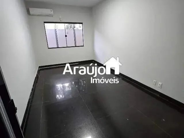 Imagem 12: Estrutura Empresarial Completa na 112 Sul Imóvel Comercial com Galpão e Administração