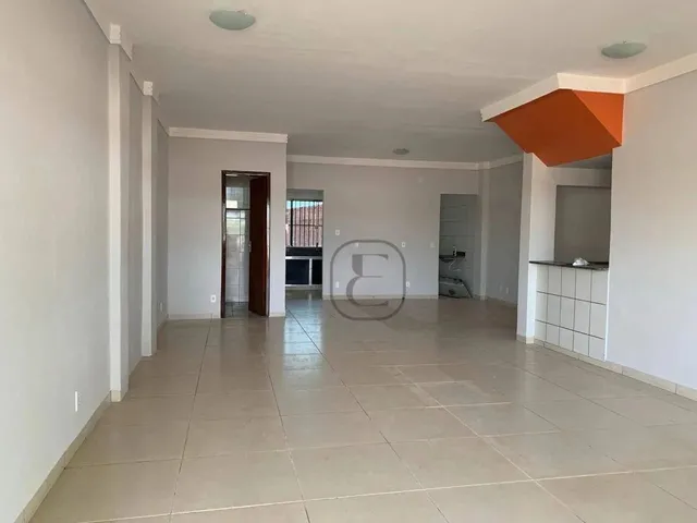 Imagem: Sala Comercial na Lo 4