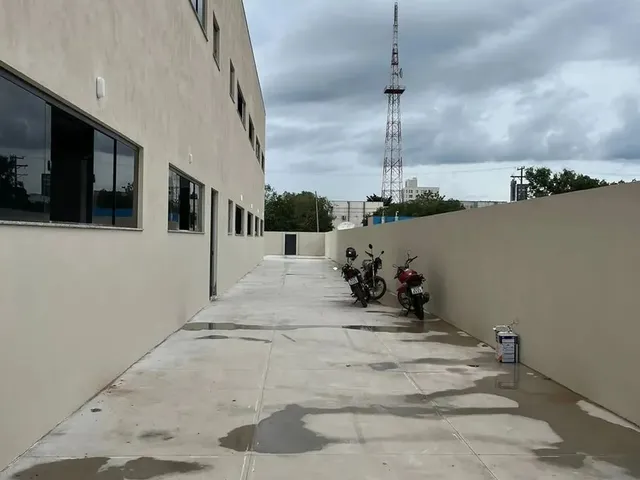 Imagem 3: Prédio Comercial com Estacionamento em Subsolo no Centro