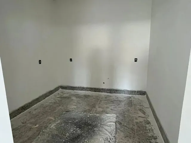Imagem 14: Prédio Comercial com Estacionamento em Subsolo no Centro