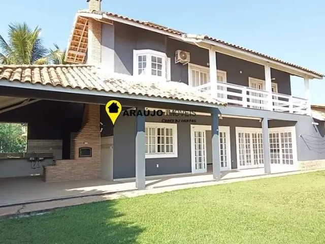 Imagem: A casa em condomínio possui 4 Dormitórios, 4 Banheiros, 2