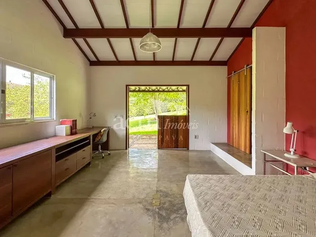 Imagem 6: Confortável Casa Linear em Condomínio com Fácil Acesso