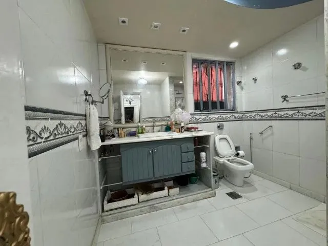 Imagem 7: Vendo Casca com 5 Quartos (2 Suítes) no Centro - Cod 25725
