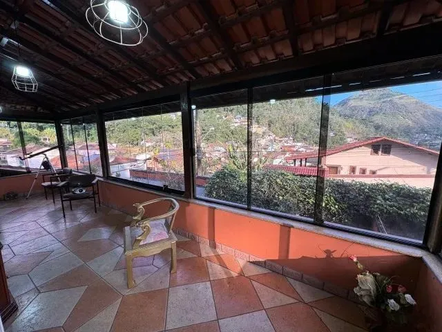 Imagem 4: Vendo Casca com 5 Quartos (2 Suítes) no Centro - Cod 25725