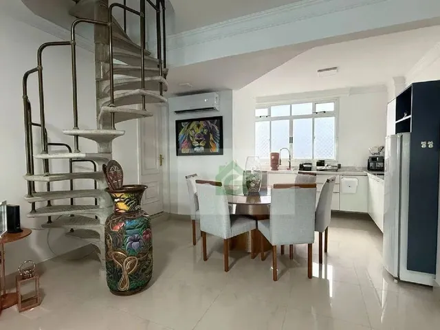 Imagem: Apartamento Duplex com 4 Dormitórios, 338