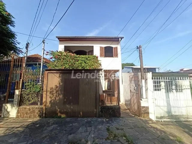 Imagem: Casa com 3 Quartos e 1 Vaga no Bairro Partenon