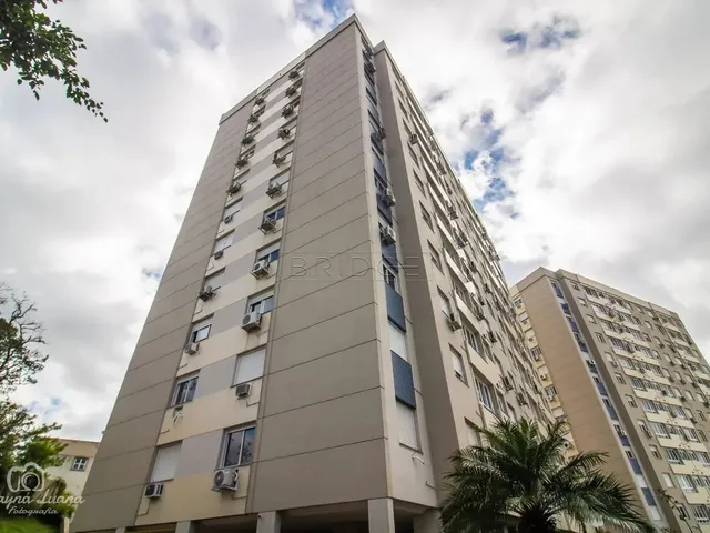 Imagem: O apartamento possui 3 Dormitórios, 2 Banheiros, 1 Vaga na