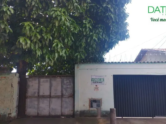 Imagem: A casa possui 2 Dormitórios, 1 Banheiro, 4 Vagas na