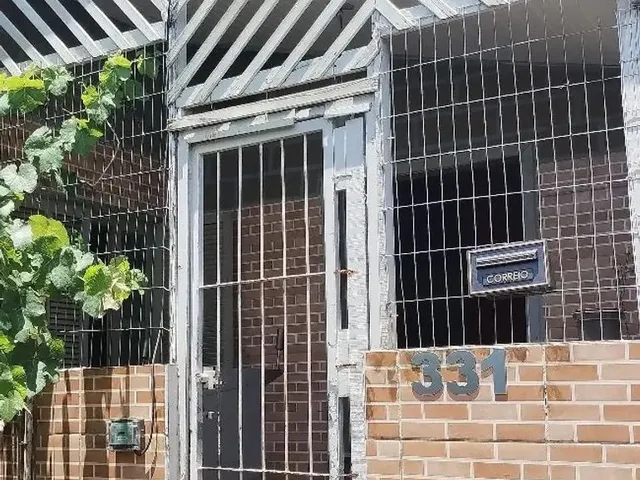 Imagem: Casa À Venda - Porto Alegre / Rs