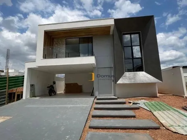 Imagem: Casa com 4 Dormitórios À Venda, 230 M²