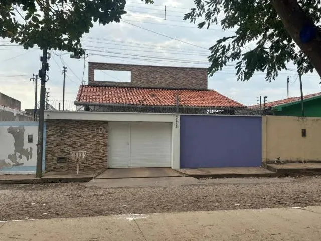 Imagem: Casa 2 Quartos(1Suíte) a Venda em Frente