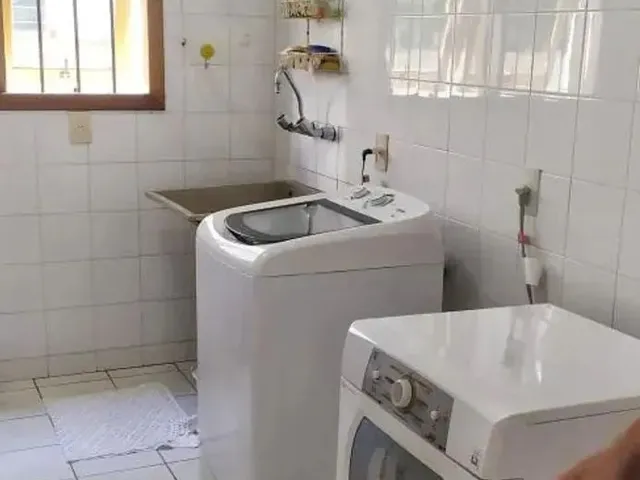 Imagem 2: Casa para Venda em Florianópolis, Trindade, 4 Dormitórios, 2 Suítes, 5 Banheiros, 4