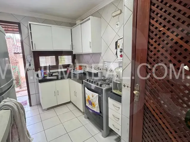 Imagem: Vendo Casa com 130M² 3 Suítes, no Bairro