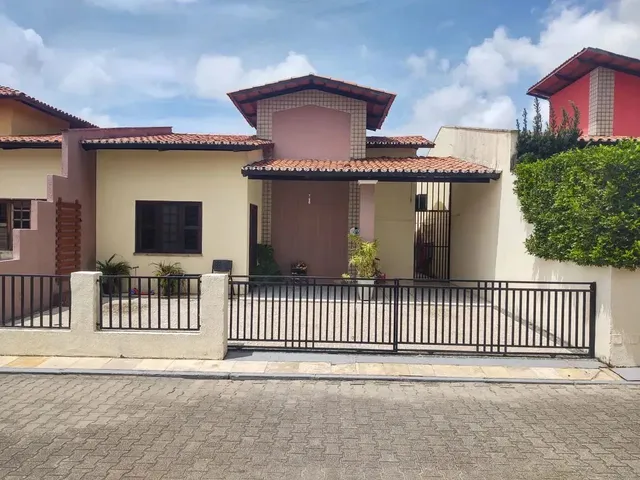 Imagem: Casa Enorme em Condomínio Fechado no Cambeba