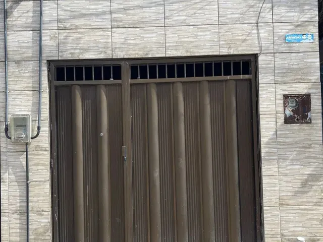 Imagem: Casa Ampla À Venda no Bairro Bonsucesso