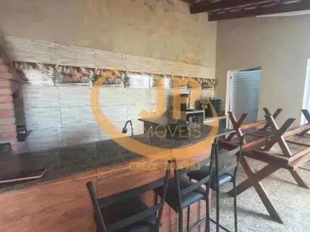 Imagem: A casa em condomínio possui 2 Dormitórios, 2 Banheiros, 2