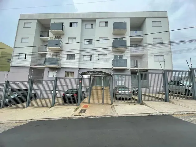 Imagem: O apartamento possui 2 Dormitórios, 1 Banheiro, 1 Vaga na