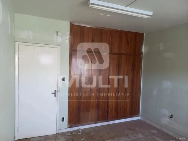Imagem 9: Sala - Centro Galpão / depósito com 2 banheiros