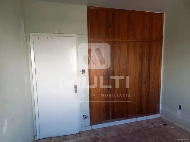 Imagem 2: Sala - Centro Galpão / depósito com 2 banheiros