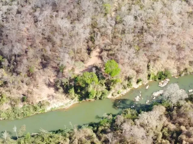 Imagem: Terreno 20.000 Metros Beira Rio Verde Muito