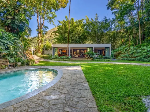 Imagem 1: Casa com 2 Quartos em Corrêas, Petrópolis