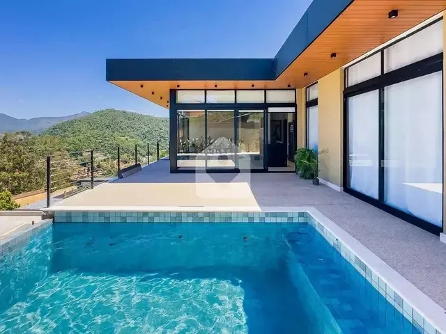 Imagem: Casa para Venda com 3 Quartos, 580M²
