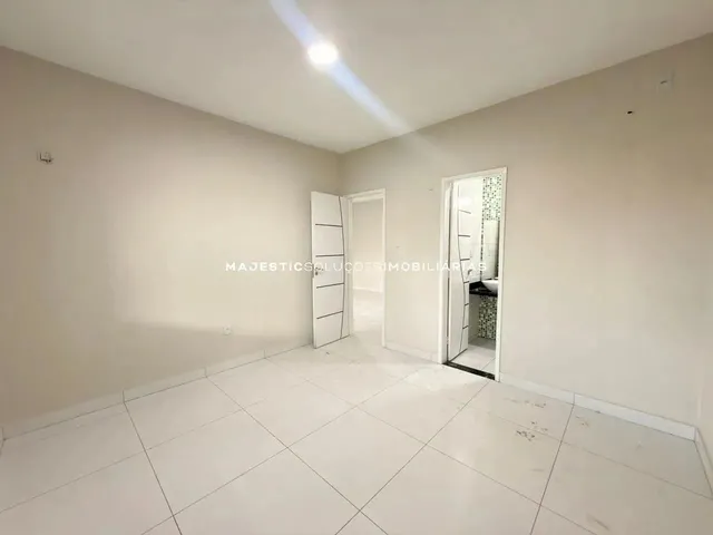 Imagem 2: Casa Térrea para Alugar na Cohama com 03 Quartos, Sendo 1 Suite e 8 Vagas de Garagem
