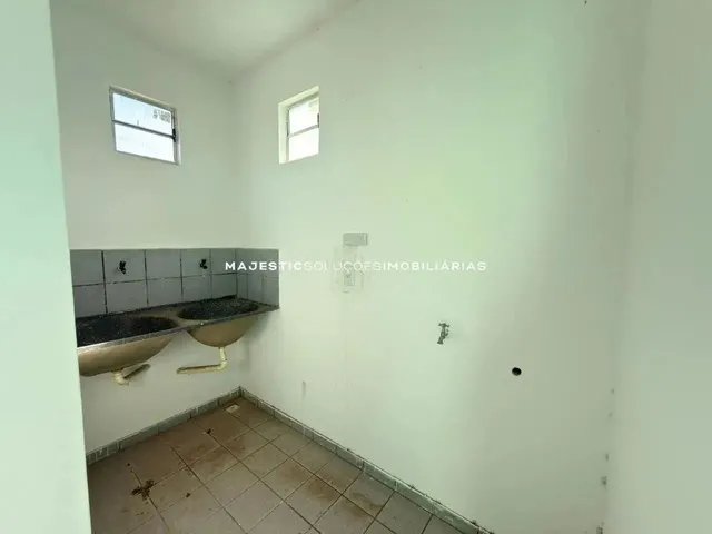 Imagem 3: Casa Térrea para Alugar na Cohama com 03 Quartos, Sendo 1 Suite e 8 Vagas de Garagem