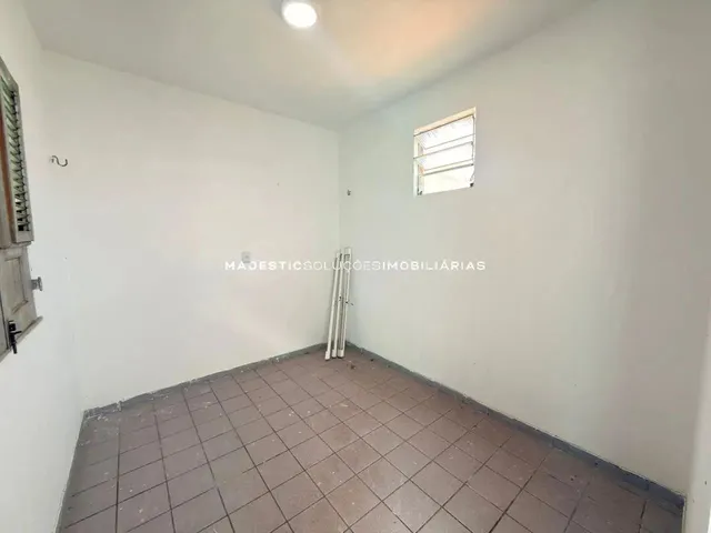 Imagem 10: Casa Térrea para Alugar na Cohama com 03 Quartos, Sendo 1 Suite e 8 Vagas de Garagem