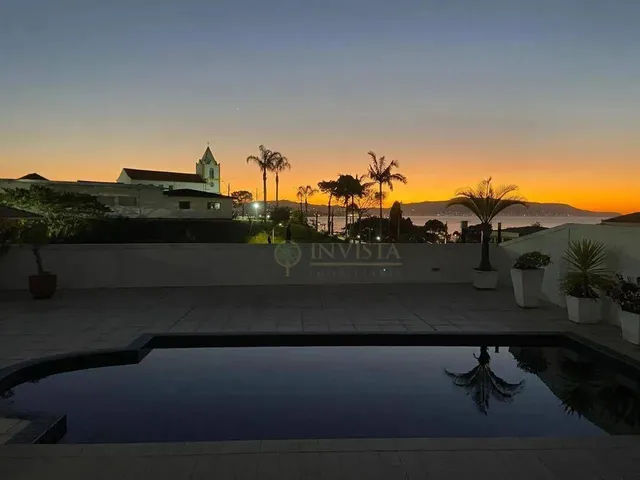 Imagem: Casa com 3 Suítes e Piscina Privativa para