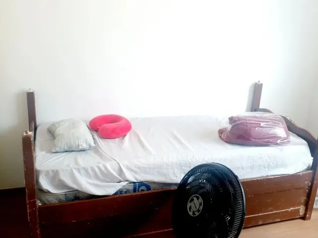 Imagem: Alugo Um Quarto