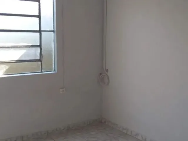 Imagem 9: Casa 3 Quartos, Quintal Grande, Prox. da Uel, Onibus e Escolas. R$1000,00