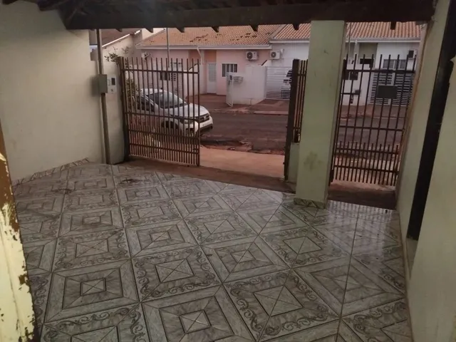 Imagem: A casa possui 3 Dormitórios, 3 Banheiros, Acomodam 12