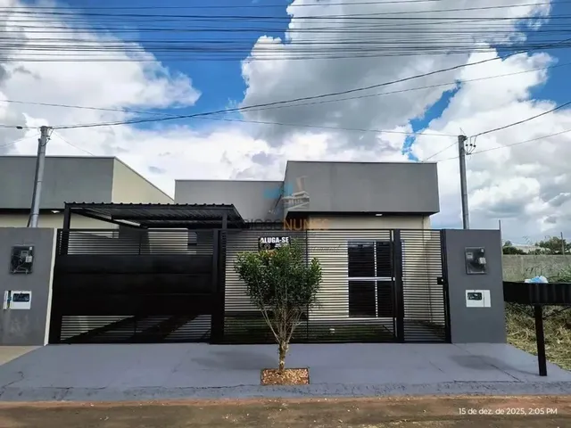 Imagem: A casa possui 2 Dormitórios, 1 Banheiro, 2 Vagas na