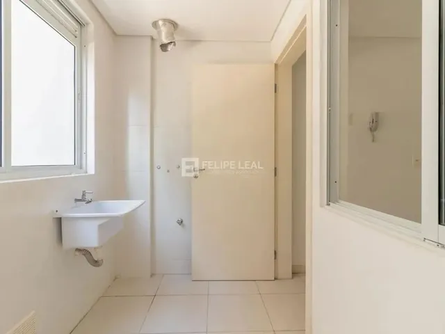 Imagem 6: Apartamento 03 Dormitórios (01 Suíte) e com 2 Vagas, na Praia Comprida São José