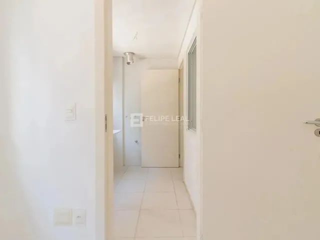 Imagem 12: Apartamento 03 Dormitórios (01 Suíte) e com 2 Vagas, na Praia Comprida São José