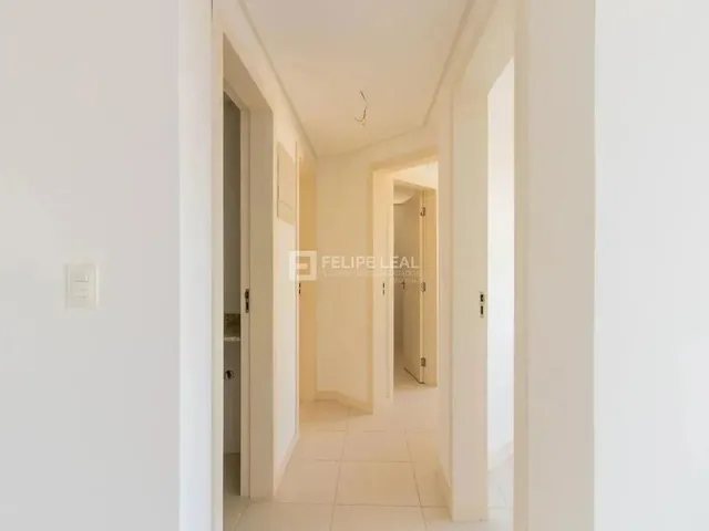 Imagem 15: Apartamento 03 Dormitórios (01 Suíte) e com 2 Vagas, na Praia Comprida São José
