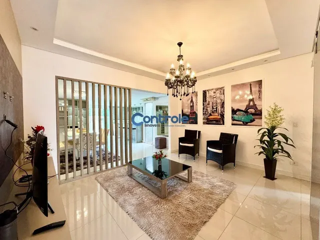 Imagem 1: Casa com Suíte e Closet, Ampliada, Decorada e com 2 Vagas! Porteira Fechada
