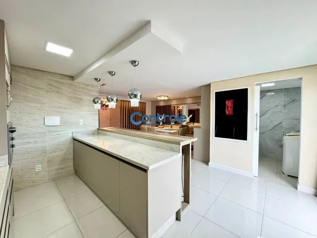 Imagem 2: Casa com Suíte e Closet, Ampliada, Decorada e com 2 Vagas! Porteira Fechada