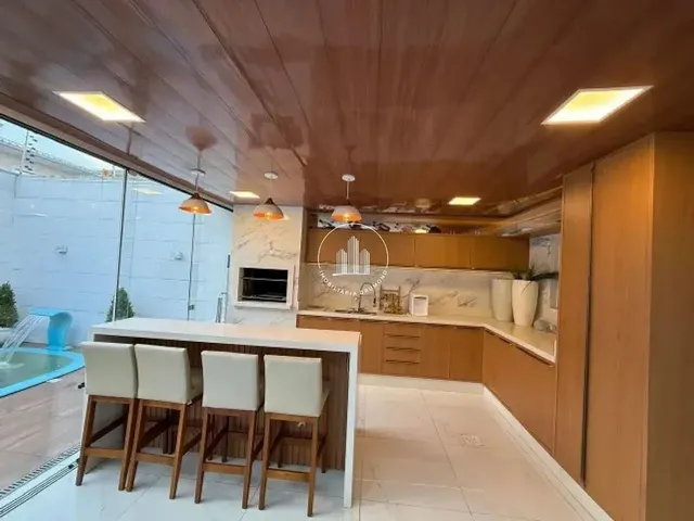 Imagem: Casa Geminada com Piscina no Bairro Aririu