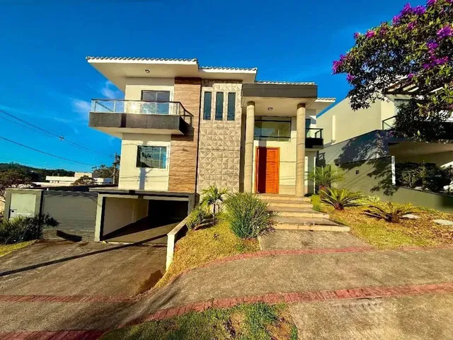 Imagem: Casa com 4 Quartos À Venda, 424 M² por