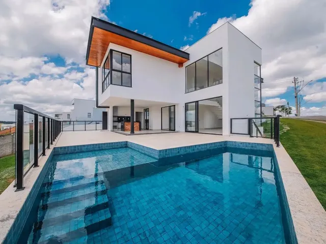 Imagem: Uma Casa Exclusiva em Um Amplo Terreno de