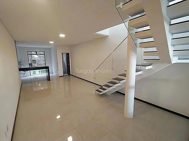Imagem: Maravilhosa Casa Duplex com 3 Quartos Sendo