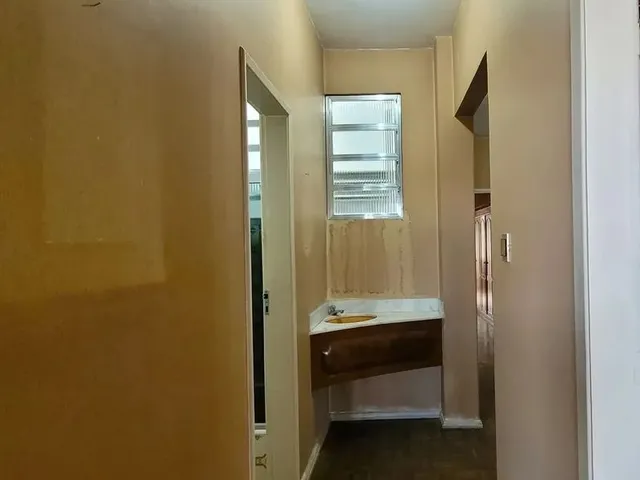 Imagem 2: Apartamento de 04 Quartos, Garagem e Elevador no Centro