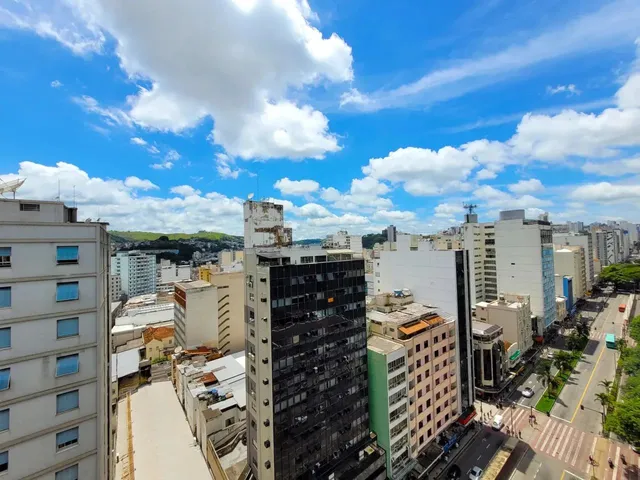 Imagem 4: Apartamento de 04 Quartos, Garagem e Elevador no Centro