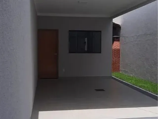 Imagem: A casa possui 3 Dormitórios, 1 Suíte, 2 Banheiros, 2