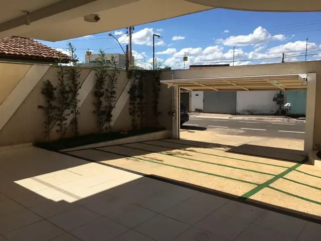 Imagem 1: Sobrado de 428M² com 05 Quartos Sendo 01 Suíte no Centro em Trindade/Go
